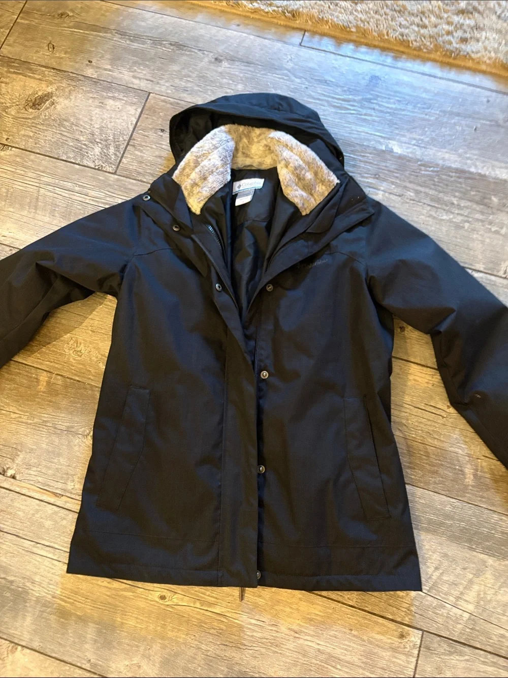 Columbia Black Hooded Ski Jacket with Faux Fur Lining